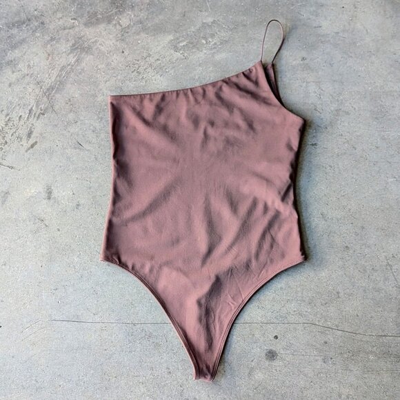 Aritzia Babaton Contour One Shoulder Cami Bodysuit Brown medium - Picture 1 of 9